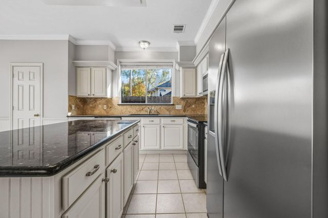 20814 Lake Park Trail, Kingwood, TX 77346