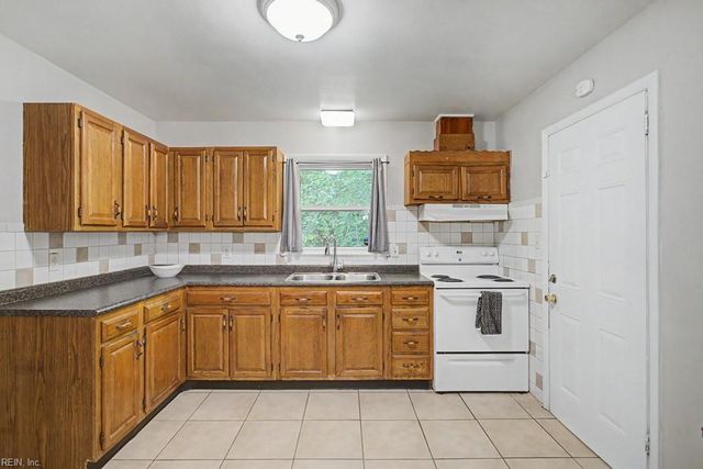 608 Cromer CT, Hampton, VA 23661