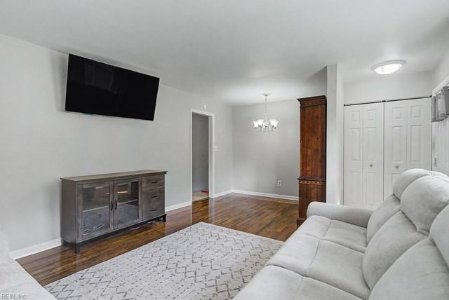 608 Cromer CT, Hampton, VA 23661
