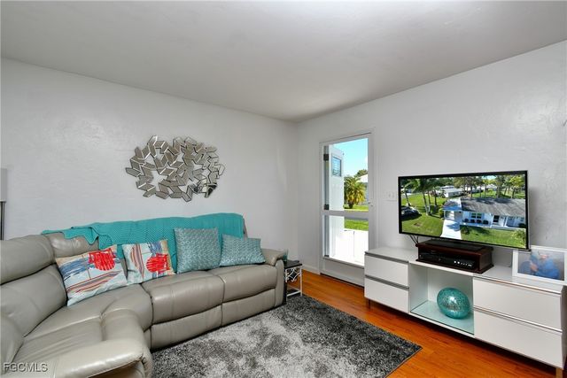 40 Heath Aster LN, Lehigh Acres, FL 33936