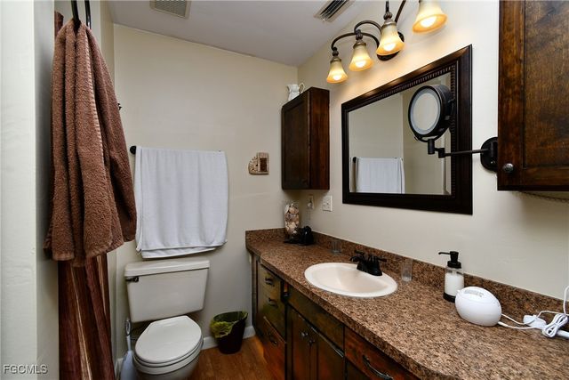 40 Heath Aster LN, Lehigh Acres, FL 33936