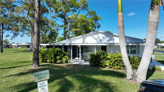 40 Heath Aster LN, Lehigh Acres, FL 33936