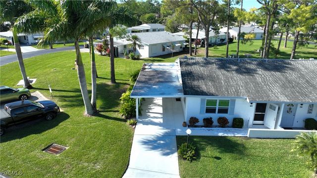 40 Heath Aster LN, Lehigh Acres, FL 33936