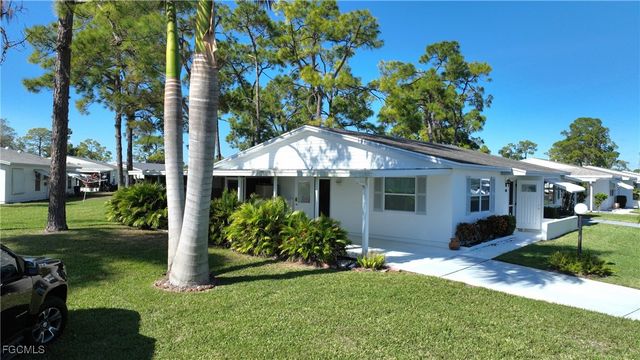 40 Heath Aster LN, Lehigh Acres, FL 33936