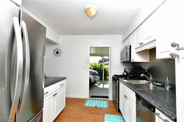 40 Heath Aster LN, Lehigh Acres, FL 33936