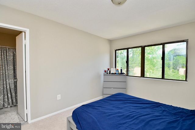 1813 OLD POST TER, Woodbridge, VA 22191