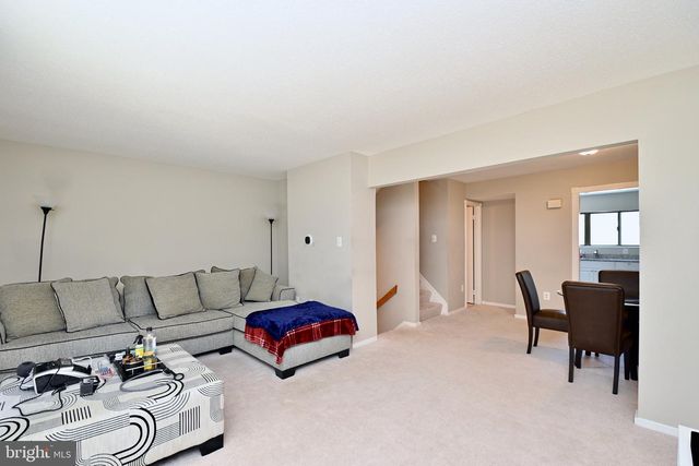 1813 OLD POST TER, Woodbridge, VA 22191
