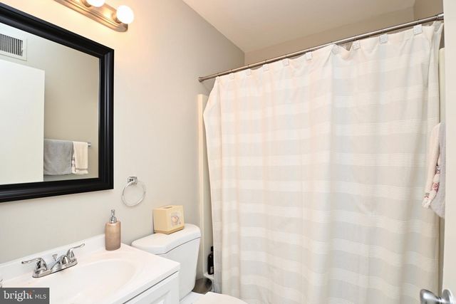 1813 OLD POST TER, Woodbridge, VA 22191
