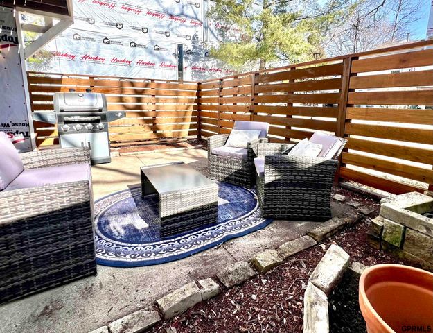 1617 N 109 Plaza, Omaha, NE 68154