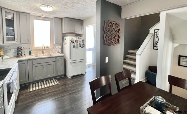 1617 N 109 Plaza, Omaha, NE 68154
