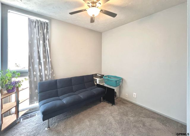 1617 N 109 Plaza, Omaha, NE 68154