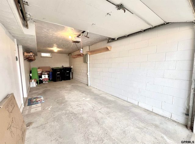 1617 N 109 Plaza, Omaha, NE 68154