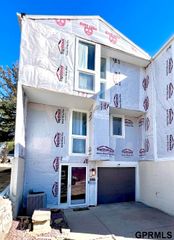 1617 N 109 Plaza, Omaha, NE 68154