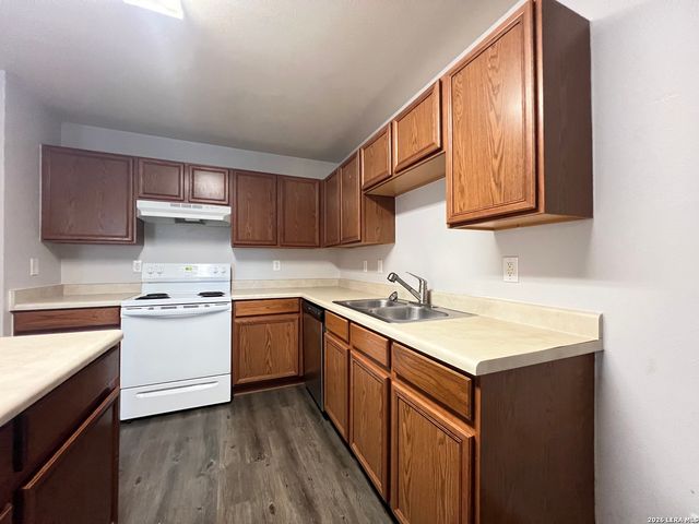 10618 N SHAENRIDGE, San Antonio, TX 78254