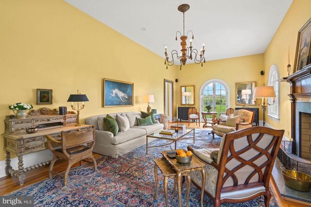 8833 N WALES RD, Warrenton, VA 20186