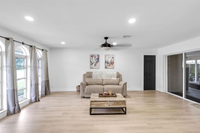 1180 NW 49th Ct, Deerfield Beach, FL 33064