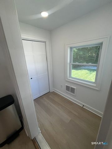 1094 Chase Parkway, Waterbury, CT 06708