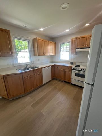 1094 Chase Parkway, Waterbury, CT 06708