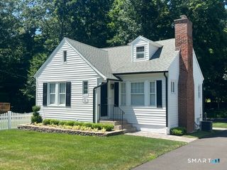 1094 Chase Parkway, Waterbury, CT 06708