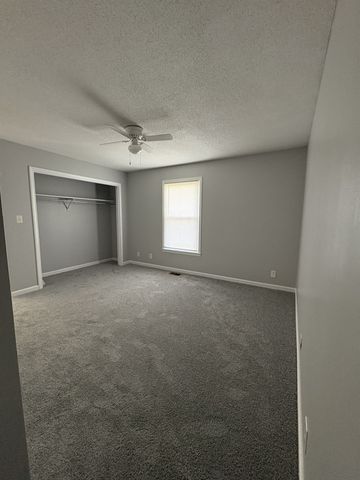 1494 Sunshine Dr, Clarksville, TN 37042