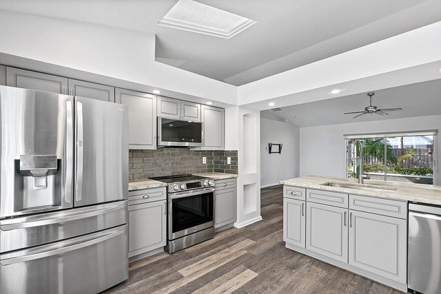 1374 SE Concha Street, Port St Lucie, FL 34983