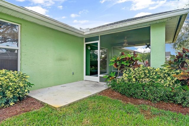 1374 SE Concha Street, Port St Lucie, FL 34983