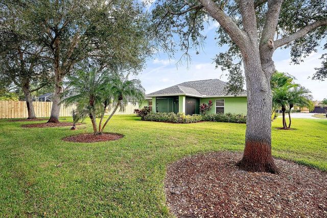 1374 SE Concha Street, Port St Lucie, FL 34983