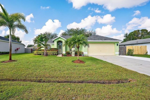 1374 SE Concha Street, Port St Lucie, FL 34983