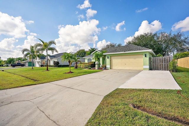 1374 SE Concha Street, Port St Lucie, FL 34983