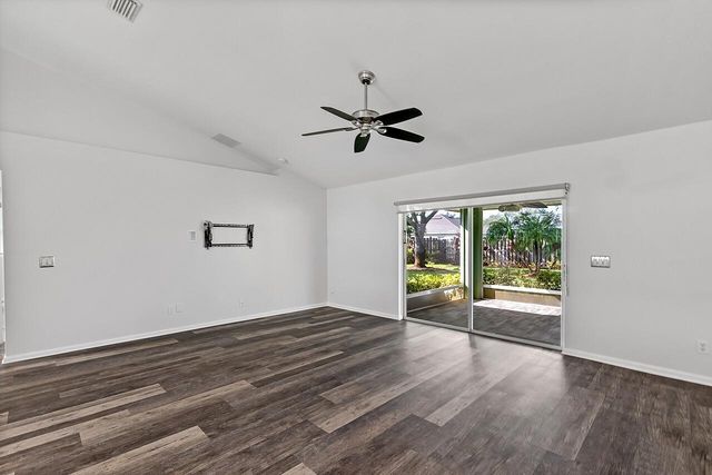 1374 SE Concha Street, Port St Lucie, FL 34983