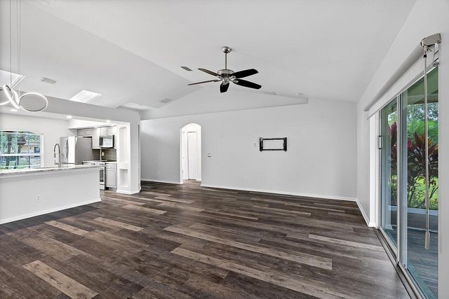 1374 SE Concha Street, Port St Lucie, FL 34983