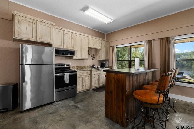 1301 & 1285 S Lake, Gladewater, TX 75647
