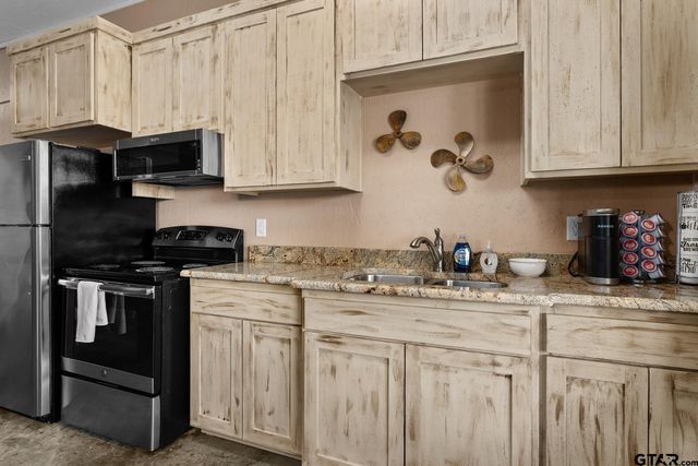 1301 & 1285 S Lake, Gladewater, TX 75647