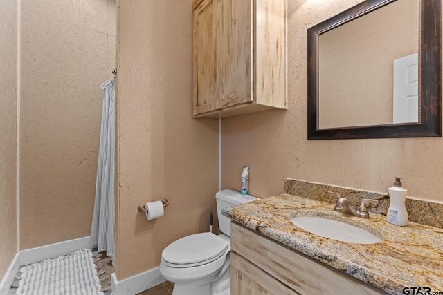 1301 & 1285 S Lake, Gladewater, TX 75647