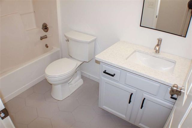 1060 Grace Drive, Lawrenceville, GA 30043