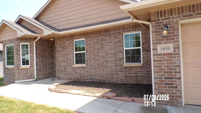 1850 S LARK CT, Wichita, KS 67209