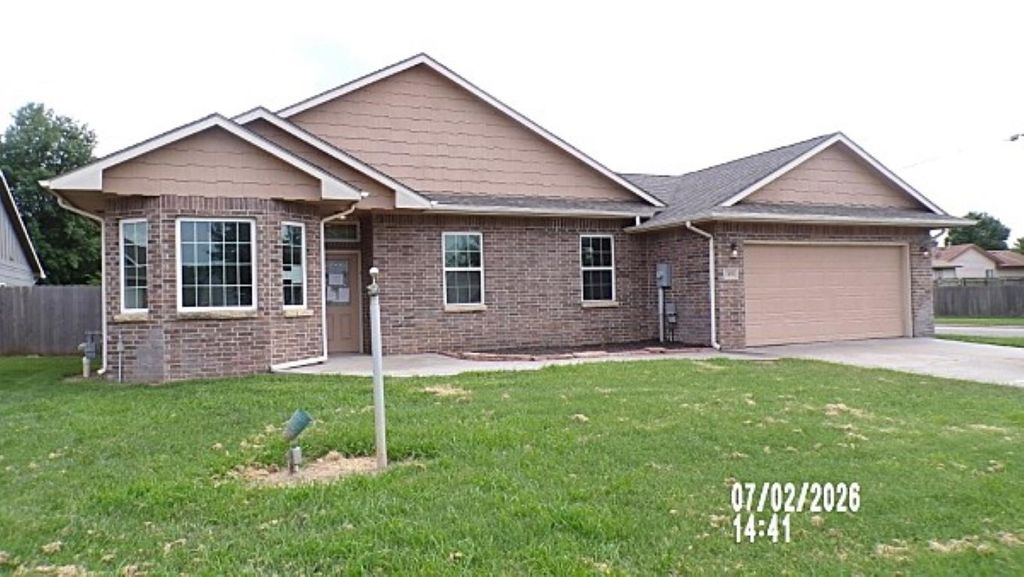 1850 S LARK CT, Wichita, KS 67209