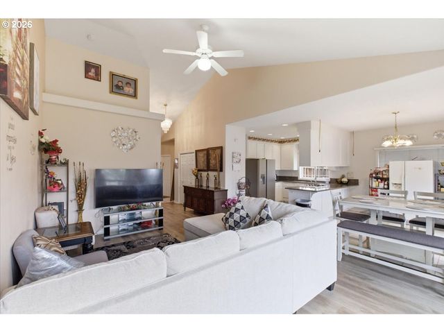 1757 LAMBERT St Nw, Salem, OR 97304