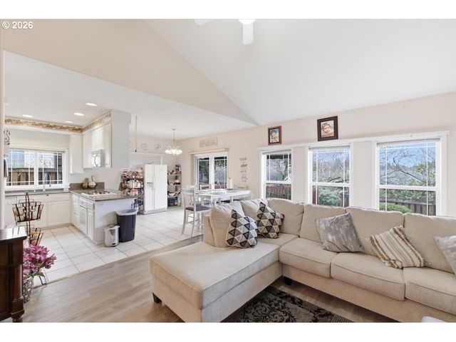 1757 LAMBERT St Nw, Salem, OR 97304