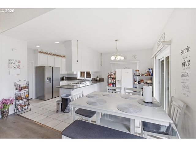 1757 LAMBERT St Nw, Salem, OR 97304