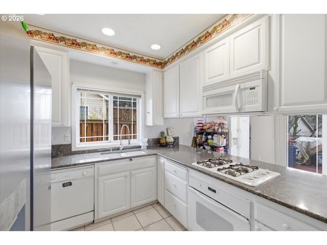 1757 LAMBERT St Nw, Salem, OR 97304