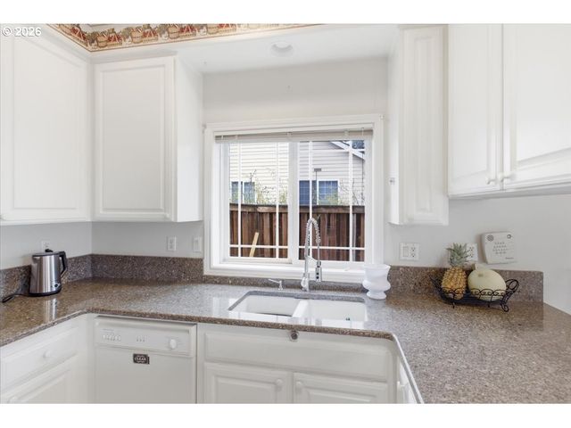 1757 LAMBERT St Nw, Salem, OR 97304