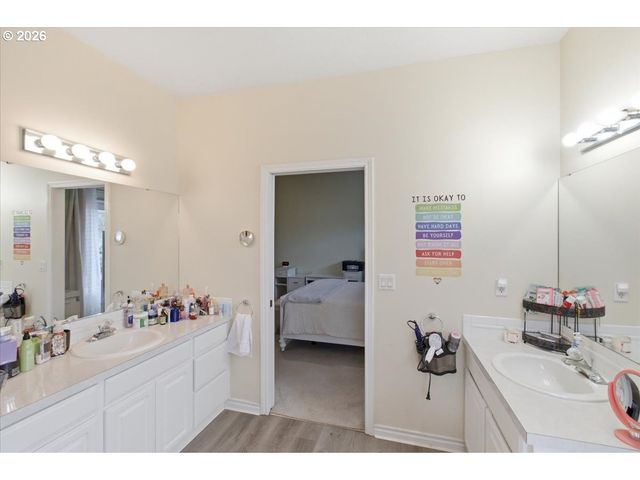 1757 LAMBERT St Nw, Salem, OR 97304