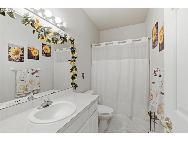 1757 LAMBERT St Nw, Salem, OR 97304