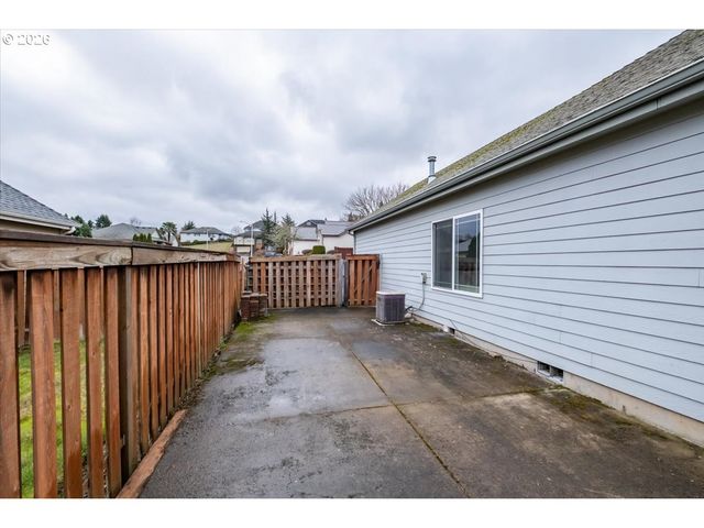 1757 LAMBERT St Nw, Salem, OR 97304