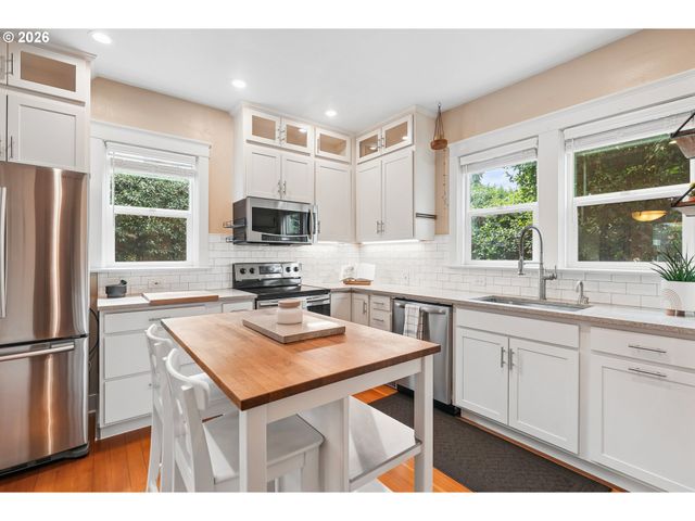 620 12TH St, Oregon City, OR 97045