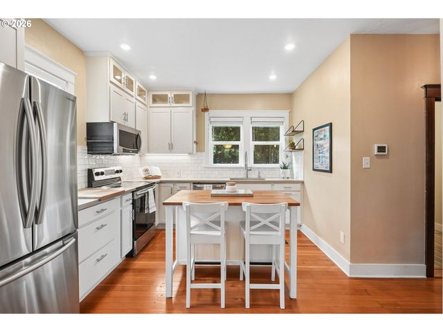 620 12TH St, Oregon City, OR 97045