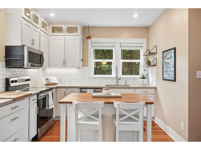 620 12TH St, Oregon City, OR 97045