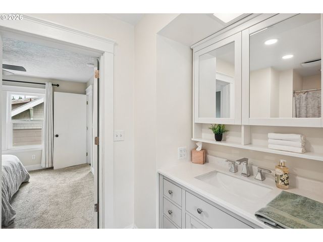 620 12TH St, Oregon City, OR 97045