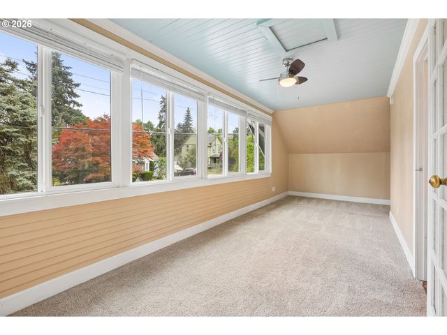 620 12TH St, Oregon City, OR 97045